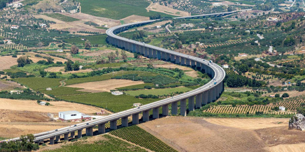 Inspección industrial con drones para Control de estructuras en Huelva